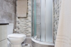 Departamento | Baño | Regadera, amenidades de baño gratuitas, secadora de cabello, toallas 