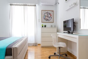 Room - Newly Renovated Stylish Urban Flat (Athens)