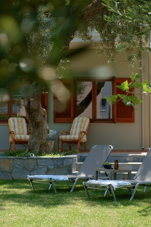 Terrace/patio - Newly renovated Garden Flat (Chania)