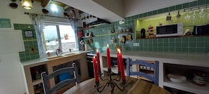 Exclusive-Haus, 2 Schlafzimmer | Eigene Küche | Kühlschrank, Mikrowelle, Toaster, Kochgeschirr/Geschirr/Besteck