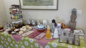 Buffet déjeuner gratuit tous les jours