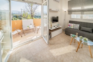 아파트 | 거실 공간 | 평면 TV