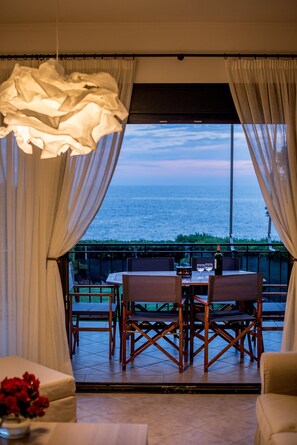 House | Living area | Flat-screen TV - Oikia Eleanthi - Beachfront Garden Home (Preveza)