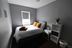 5 bedrooms, WiFi, bed sheets