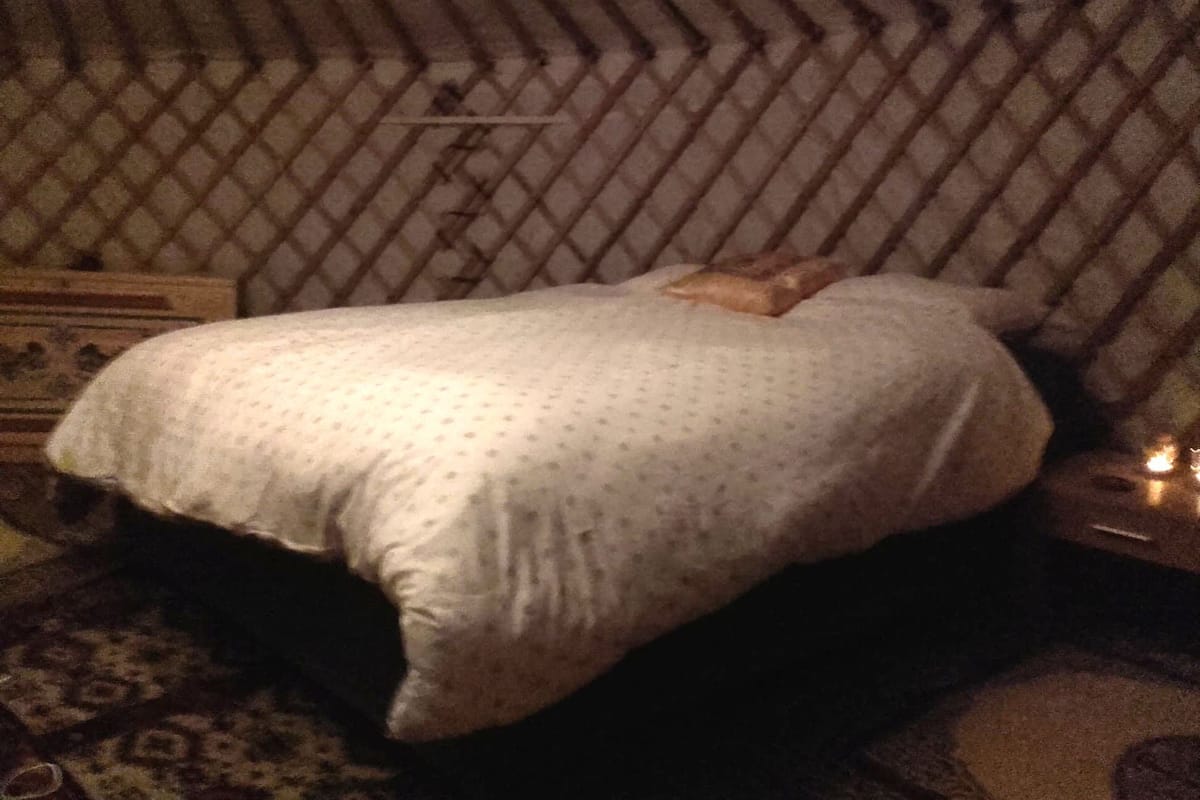 Tent | Cribs (free), bed sheets