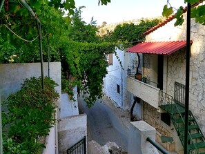 Hus | Utsikt mot gatan