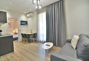 Căn hộ (Yellow) | Khu phòng khách | TV màn hình phẳng