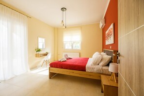 Room - NeSo - Peter's Flat steps to Beach with Great Views (Platanias)