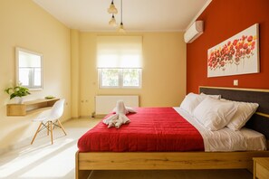 Apartment | 2 bedrooms, desk, iron/ironing board, bed sheets - NeSo - Peter's Flat steps to Beach with Great Views (Platanias)