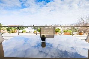 Apartment | Terrace/patio - NeSo - Peter's Flat steps to Beach with Great Views (Platanias)