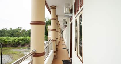 Hotel O Sopou Penginapan Rinal & Tuah