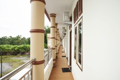 Hotel O Sopou Penginapan Rinal & Tuah