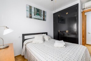 3 makuuhuonetta, silitysrauta/-lauta, ilmainen internet, vuodevaatteet