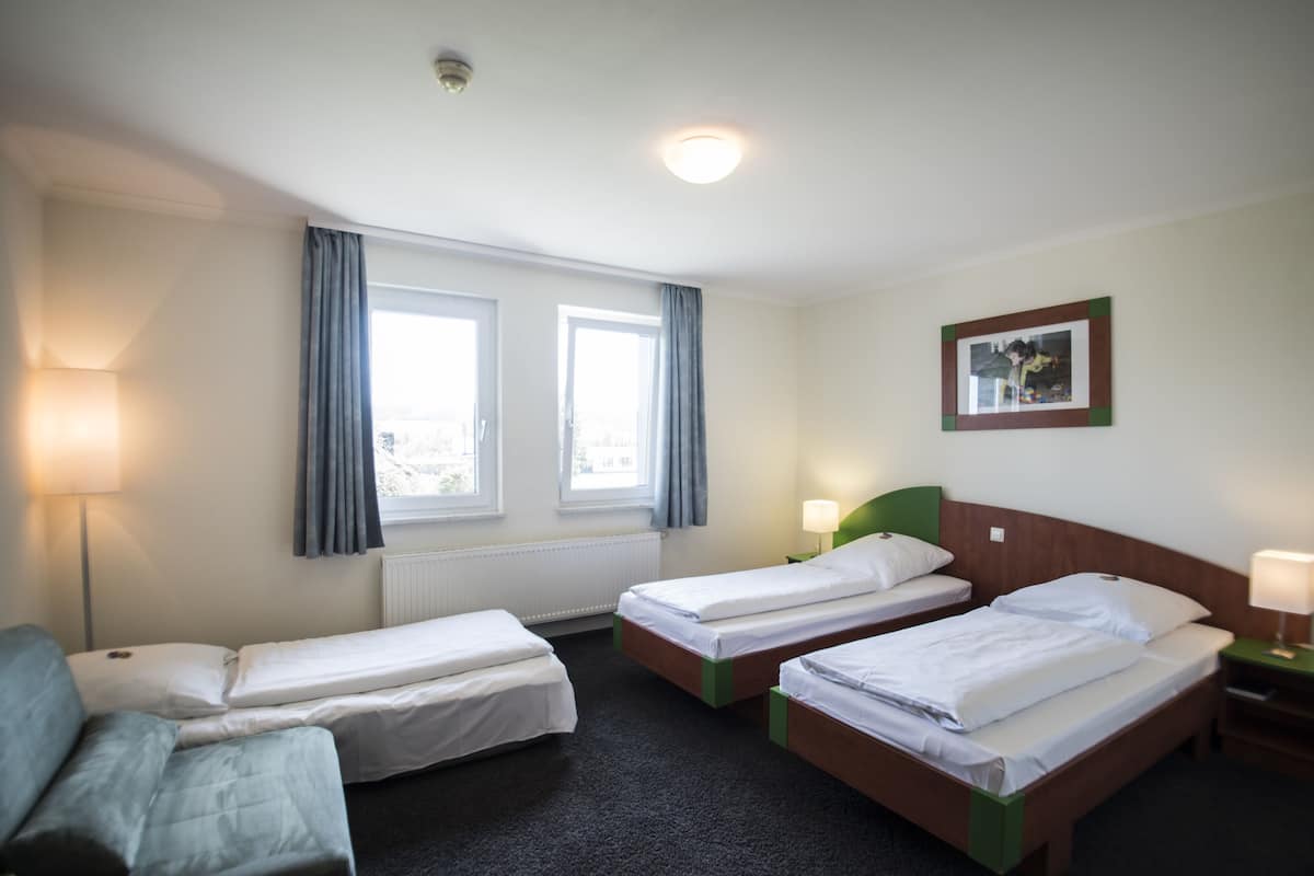 in-room safe, desk, laptop workspace, blackout curtains