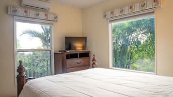 2 chambres, coffres-forts dans les chambres, bureau