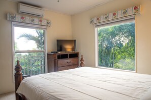 2 Schlafzimmer, Zimmersafe, Schreibtisch, Bügeleisen/Bügelbrett