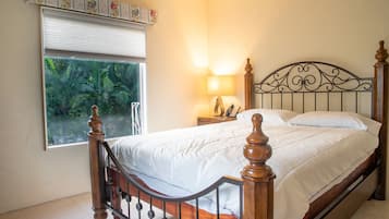 2 Schlafzimmer, Zimmersafe, Schreibtisch, Bügeleisen/Bügelbrett