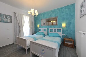 2 bedrooms, iron/ironing board, WiFi, bed sheets