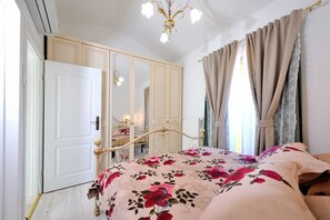 2 chambres, fer et planche à repasser, Wi-Fi, draps fournis