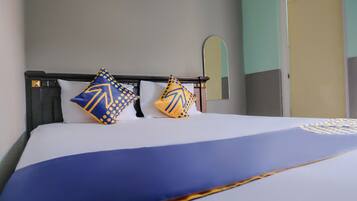 Double Room | Desk, free WiFi, bed sheets