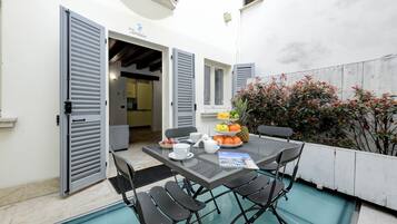 Classic Condo, 1 Bedroom, Private Bathroom, Annex Building | Terrace/patio