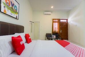 Standard Double Room | Desk, free WiFi, bed sheets