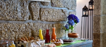 Egas Moniz 5 Suites Boutique Villa