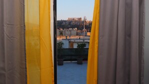 Apartment | Balcony view - Psirri Artistic Rooftop Apartment with Acropolis View (Athens)