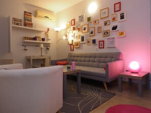 Apartamento | Área de estar | TV de tela plana