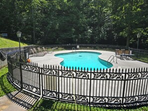 Pool - ☀ Hot Tub ☀ Seasonal Swim ☀ Fireplace ☀ Sleeps 4 ￼￼☀Pet Friendly (Townsend)