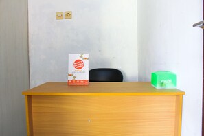 Reception - OYO 1479 A&a Inn (Banyuwangi)