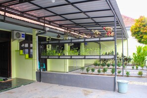Property entrance - OYO 1479 A&a Inn (Banyuwangi)