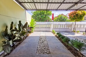 Terrace/patio - OYO 1479 A&a Inn (Banyuwangi)