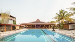 Outdoor pool - 1347 Joglo Garut Cottage (Garut)