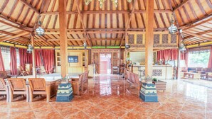 Interior - 1347 Joglo Garut Cottage (Garut)
