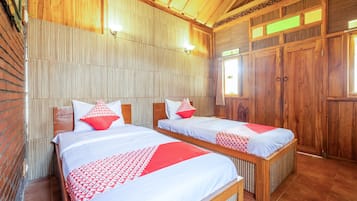 Quarto duplo luxo | Escrivaninha, Wi-Fi de cortesia, roupa de cama