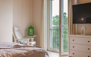 4 bedrooms, iron/ironing board, free WiFi, bed sheets - Villa Jardin - for 10 guests with 72 sq meter pool and many extras by MyWaycation (Butkovici)