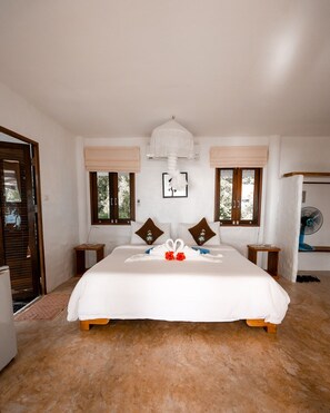 Minibar, in-room safe, individually decorated, individually furnished - Lazy Day The Resort (Ko Mak)