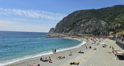 Monterosso Apartment