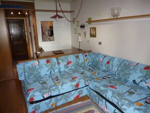 Apartment, 1 Bedroom, Mountain View | Living area - La Grande Ourse (Valtournenche)