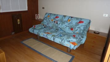 Apartment, 1 Bedroom, Mountain View | Living area | 21-inch flat-screen TV with digital channels, TV