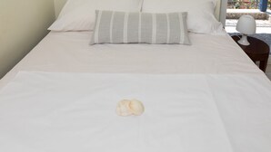 Unclassified image, 5 of 31, button - SeaView Flat Near the Beach (Monemvasia)
