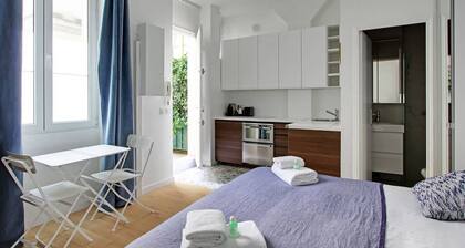 A Modern Studio in Montmartre