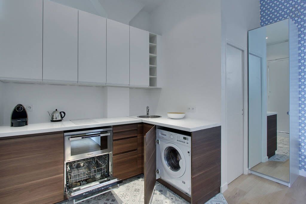 Frigorifero, microonde, lavastoviglie, macchina per tè/caffè