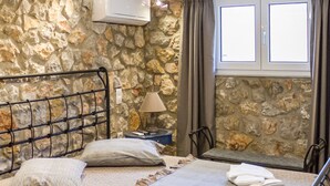 Apartment | 3 bedrooms, desk, iron/ironing board, WiFi (free) - Spacious home with garden in Marathonas (Marathon)