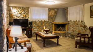 Apartment | Living room | Flat-screen TV - Spacious home with garden in Marathonas (Marathon)