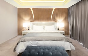Tresor Suite | Egyptian cotton sheets, premium bedding, memory foam beds, minibar - Tresor le Palais (Timisoara)