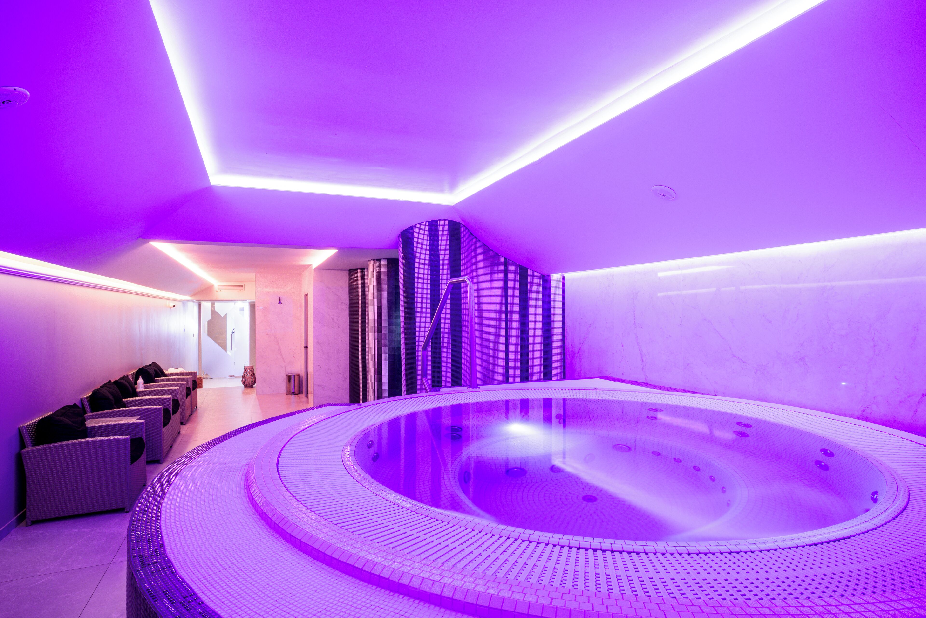 Sauna, steam room, deep-tissue massages, sports massages, facials