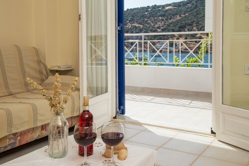 Steps from Sea with great view cozy apartment