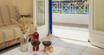 Steps from Sea with great view cozy apartment